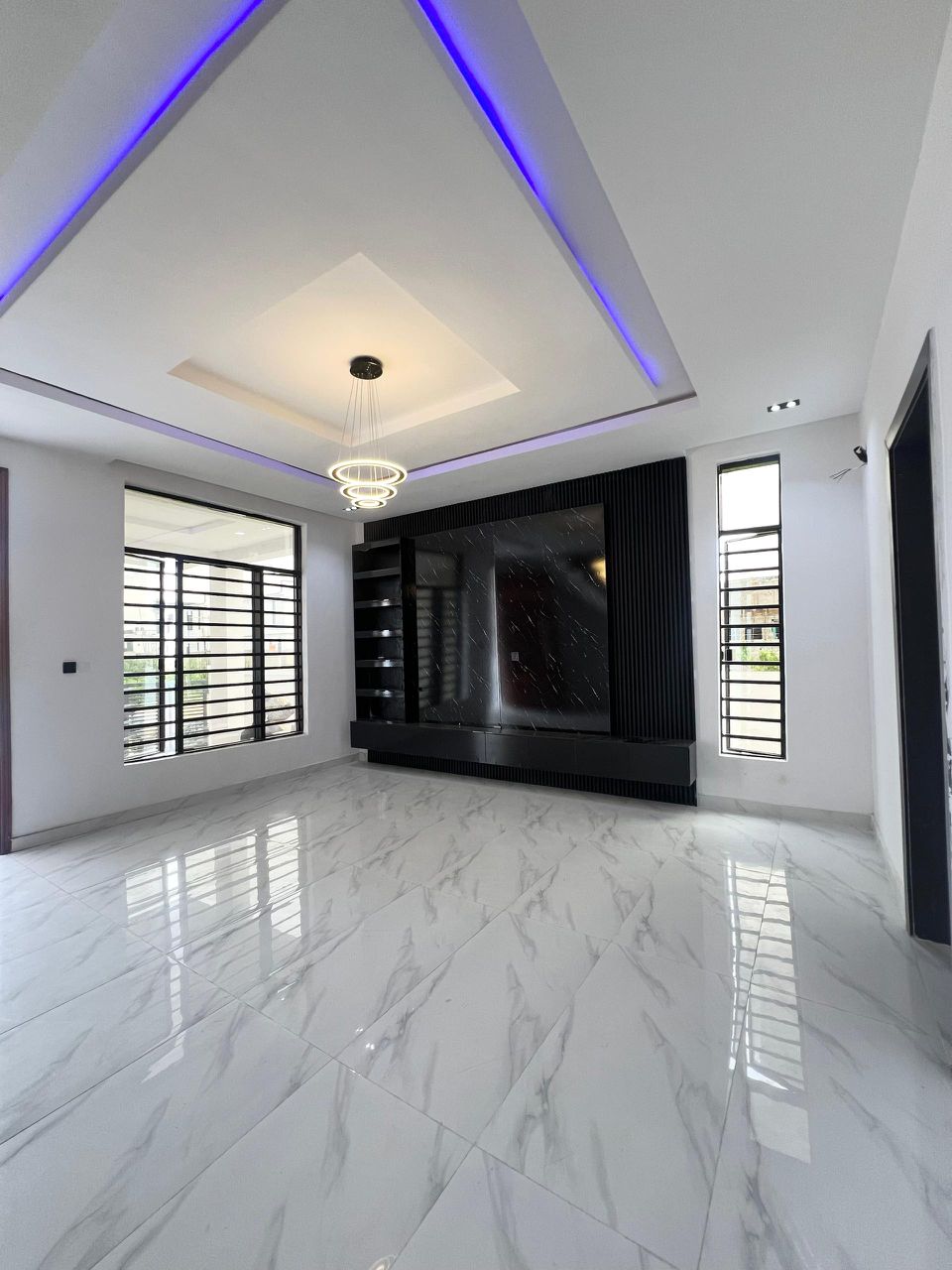 Lekki Luxurious Duplex*    🔑🔑 4Bedrooms Semi-Detached Duplex with Bq for Sale!!