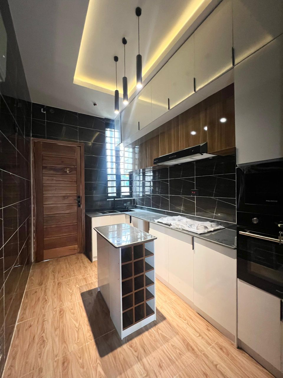 Lekki Luxurious Duplex*    🔑🔑 4Bedrooms Semi-Detached Duplex with Bq for Sale!!