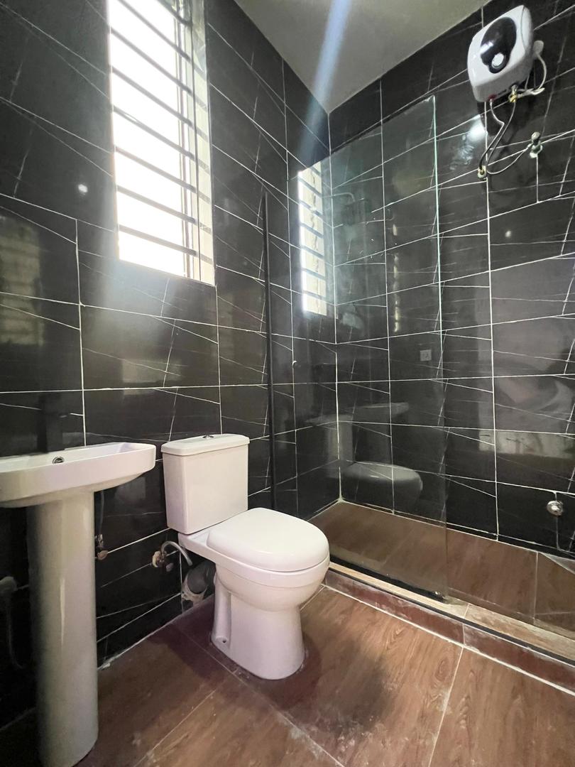 Lekki Luxurious Duplex*    🔑🔑 4Bedrooms Semi-Detached Duplex with Bq for Sale!!