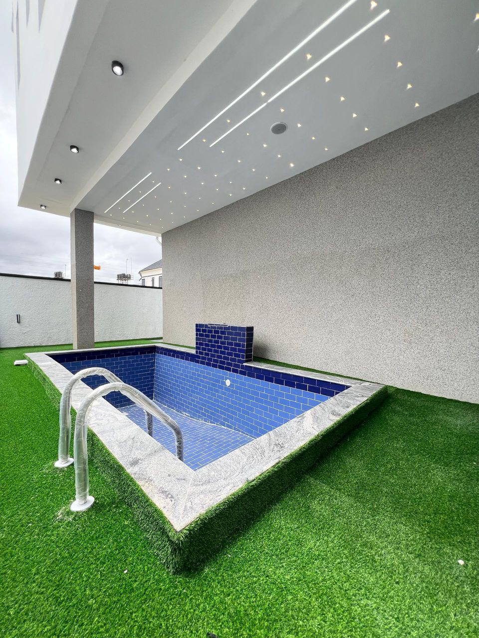 Ajah Luxurious Duplex with Swimming Pool & Gym