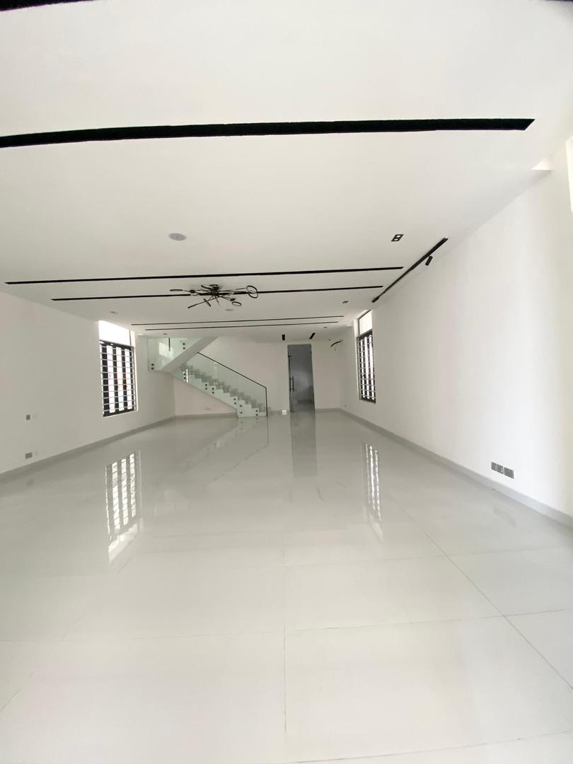 Lekki Luxurious Duplex with Swimming Pool & Cinema*    🔑🔑 5Bedrooms Fully-Detached Duplex with Bq for Sale!!