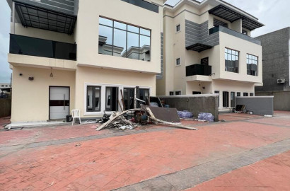 Ikate Lekki-Luxurious Duplex*    🔑🔑 5Bedrooms Fully-Detached Duplex with Bq for Sale!! .   . Location📍: Ikate