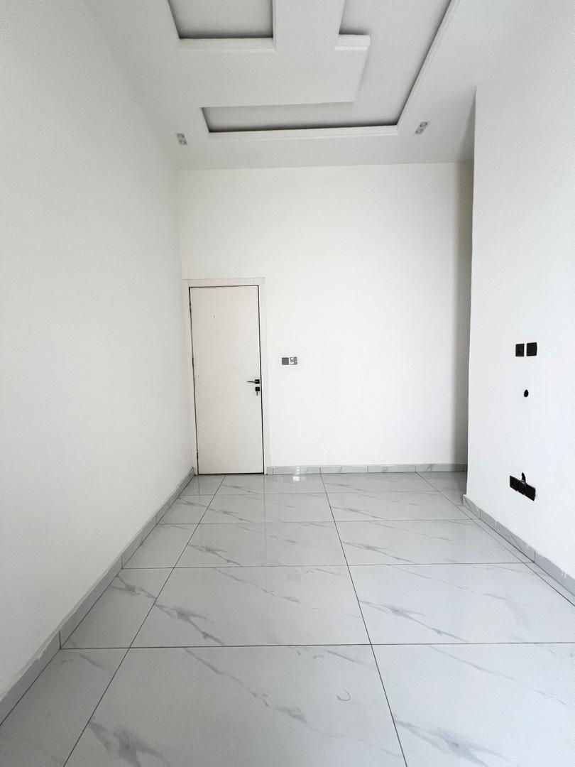 Ikate Lekki- Luxurious Duplex*    🔑🔑 4Bedrooms Semi-Detached Duplex with Bq for Sale!!