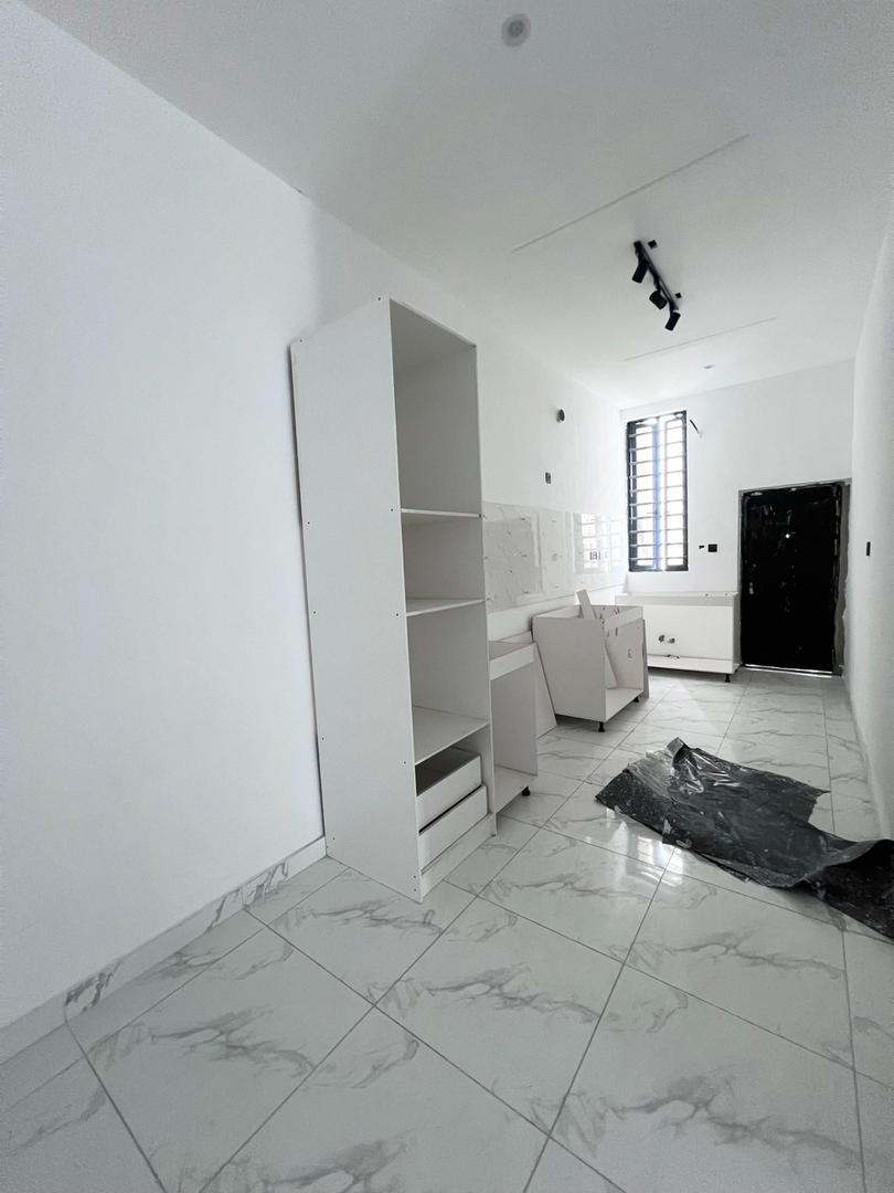 Ologolo Lekki Luxurious  Apartments with Swimming Pool & Gym*    🔑🔑 2Bedrooms Apartments for Sale!!