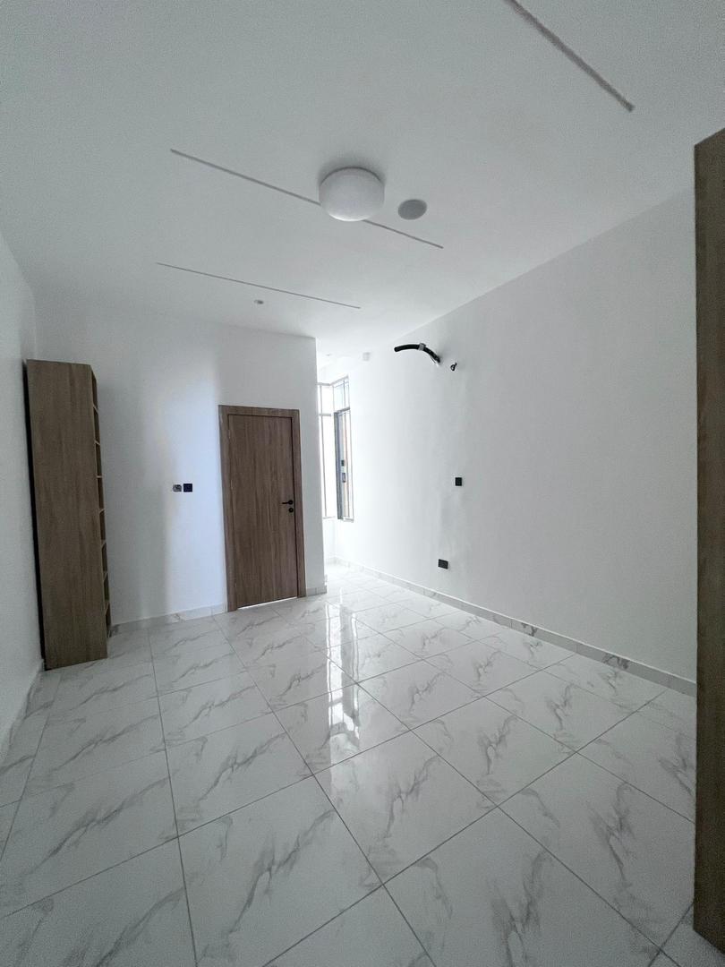 Ologolo Lekki Luxurious  Apartments with Swimming Pool & Gym*    🔑🔑 2Bedrooms Apartments for Sale!!
