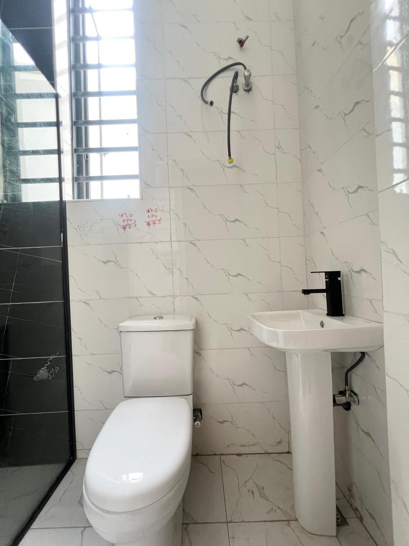 Ologolo Lekki Luxurious  Apartments with Swimming Pool & Gym*    🔑🔑 2Bedrooms Apartments for Sale!!