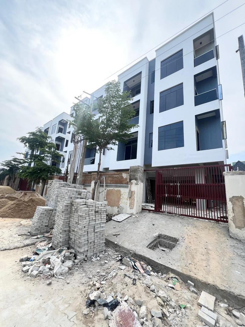 Ologolo Lekki Luxurious  Apartments with Swimming Pool & Gym*    🔑🔑 2Bedrooms Apartments for Sale!!