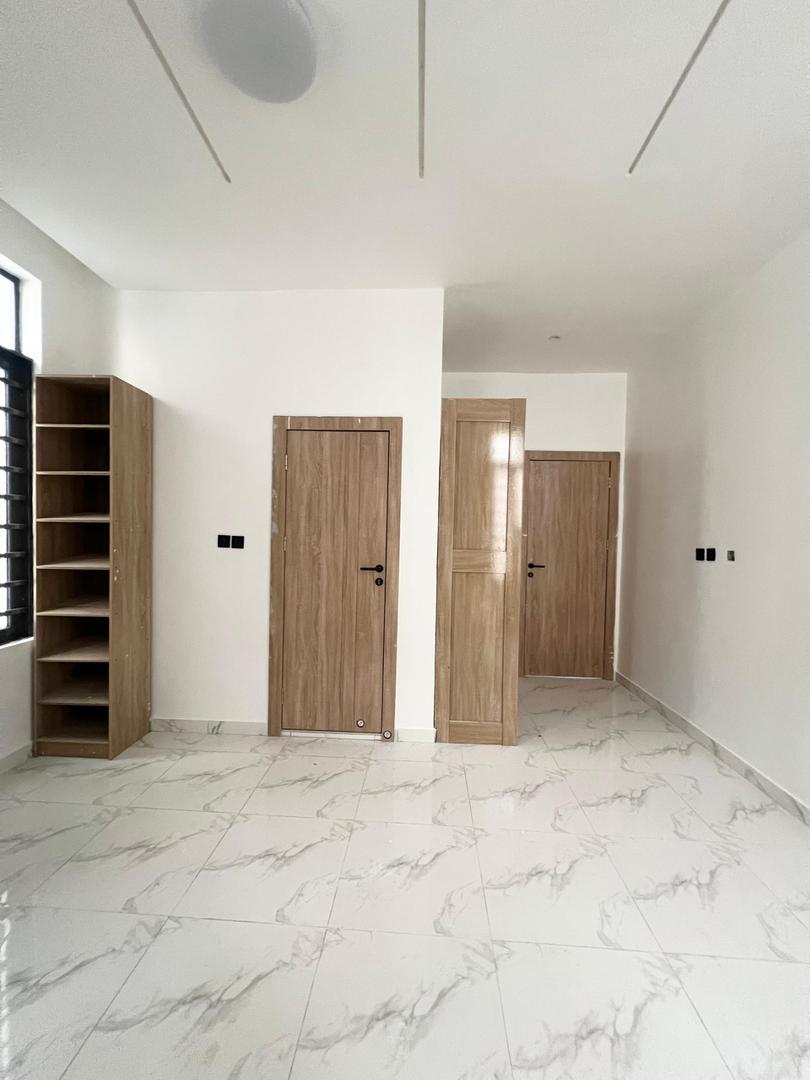 Ologolo Lekki Luxurious  Apartments with Swimming Pool & Gym*    🔑🔑 2Bedrooms Apartments for Sale!!