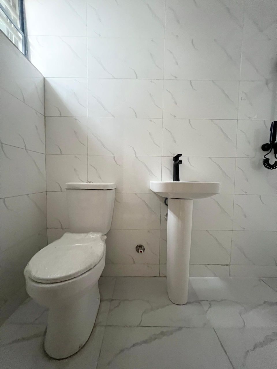 *N190m Lekki Luxurious Duplex*    🔑🔑 4Bedrooms Terrace Duplex for Sale!! .