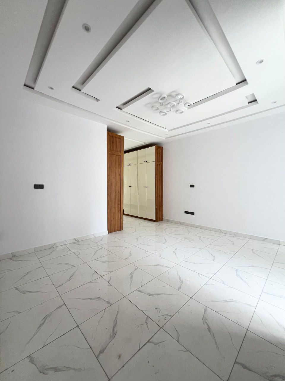 *N190m Lekki Luxurious Duplex*    🔑🔑 4Bedrooms Terrace Duplex for Sale!! .