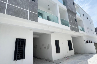 *N190m Lekki Luxurious Duplex*    🔑🔑 4Bedrooms Terrace Duplex for Sale!! .