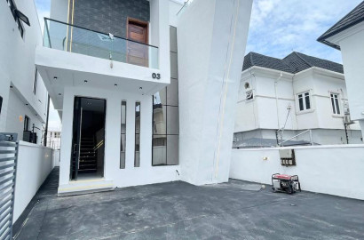 Lekki Luxurious Duplex    🔑🔑 4Bedrooms Fully-Detached Duplex with Bq for Sale